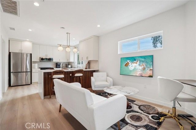 18320 Ingomar Street, Reseda (los Angeles), CA 91335