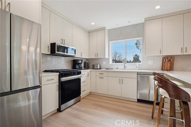 18320 Ingomar Street, Reseda (los Angeles), CA 91335