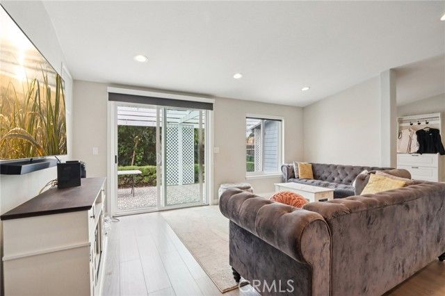 18320 Ingomar Street, Reseda (los Angeles), CA 91335