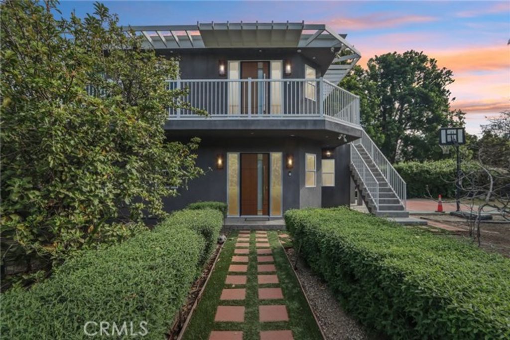 18320 Ingomar Street, Reseda (los Angeles), CA 91335