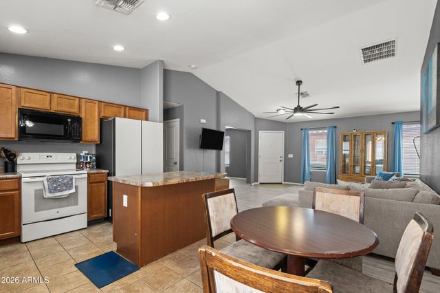 40442 W THORNBERRY Lane, Maricopa, AZ 85138