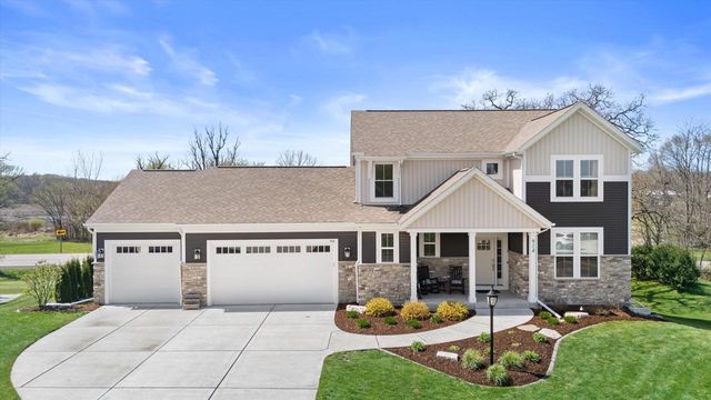 914 Foxwalk DRIVE, Waterford, WI 53185