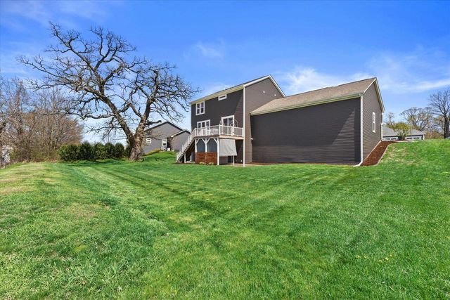 914 Foxwalk DRIVE, Waterford, WI 53185