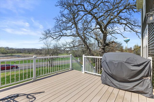 914 Foxwalk DRIVE, Waterford, WI 53185
