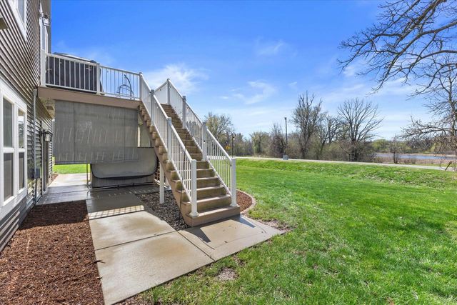 914 Foxwalk DRIVE, Waterford, WI 53185