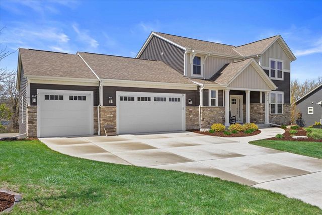 914 Foxwalk DRIVE, Waterford, WI 53185