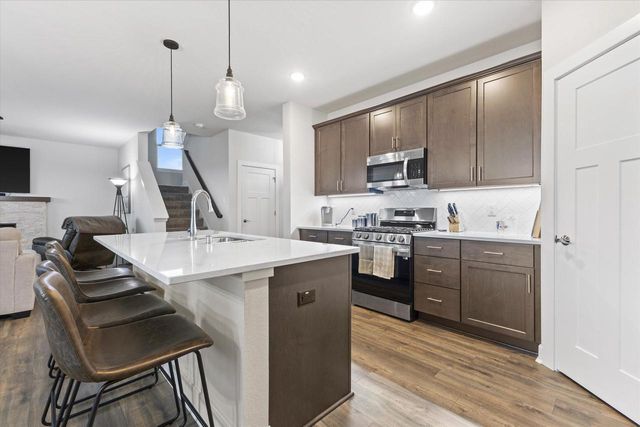914 Foxwalk DRIVE, Waterford, WI 53185