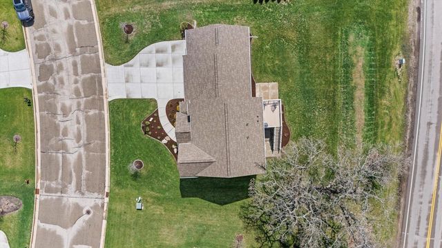 914 Foxwalk DRIVE, Waterford, WI 53185