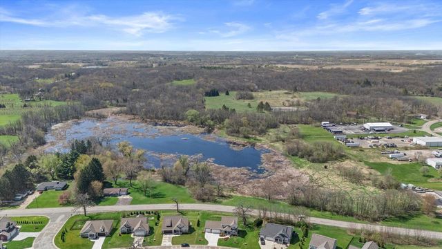 914 Foxwalk DRIVE, Waterford, WI 53185