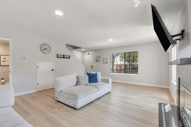 200 Gibson Drive 36, Hollister, CA 95023