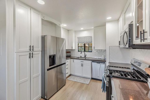 200 Gibson Drive 36, Hollister, CA 95023