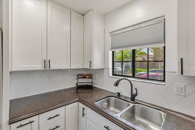 200 Gibson Drive 36, Hollister, CA 95023