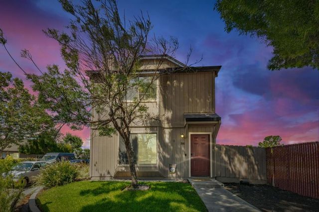 200 Gibson Drive 36, Hollister, CA 95023