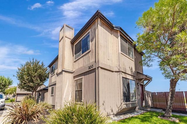 200 Gibson Drive 36, Hollister, CA 95023