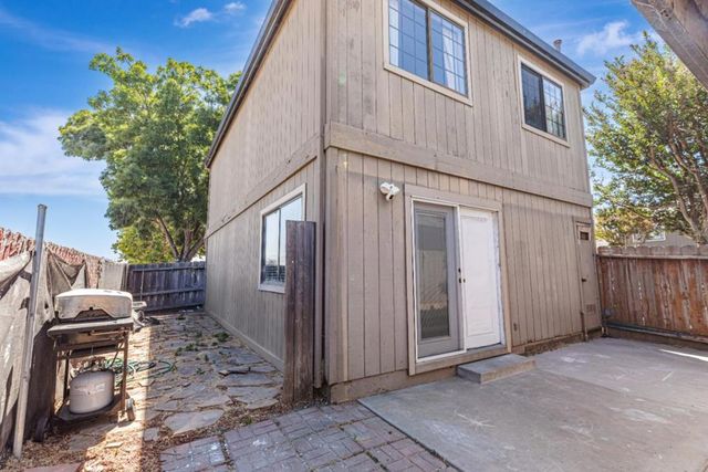 200 Gibson Drive 36, Hollister, CA 95023