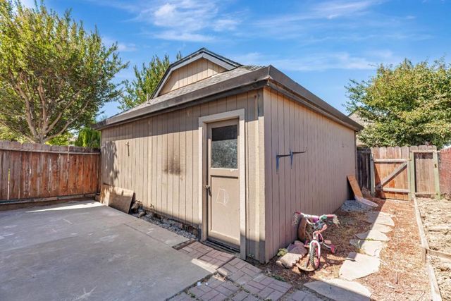 200 Gibson Drive 36, Hollister, CA 95023