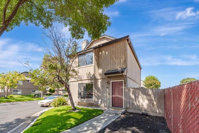200 Gibson Drive 36, Hollister, CA 95023