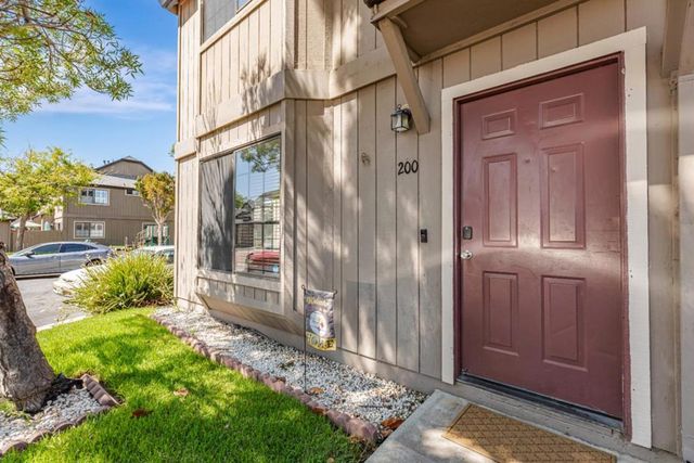 200 Gibson Drive 36, Hollister, CA 95023