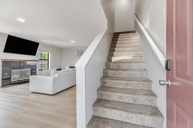 200 Gibson Drive 36, Hollister, CA 95023