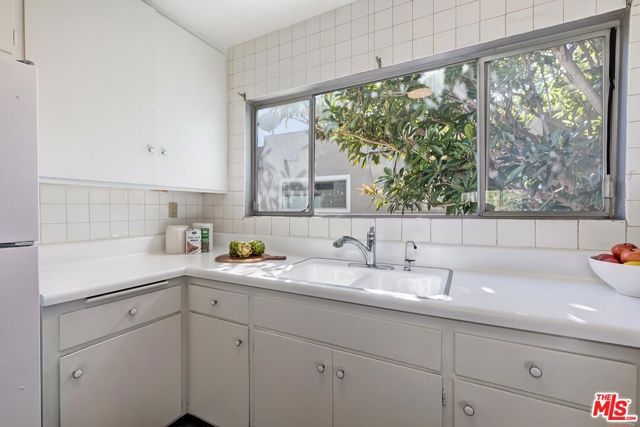 11120 Queensland Street C26, Los Angeles, CA 90034