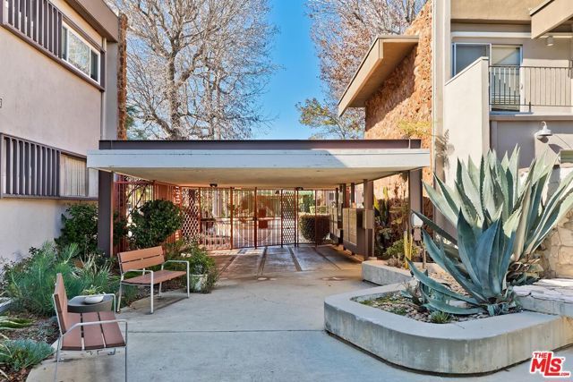 11120 Queensland Street C26, Los Angeles, CA 90034