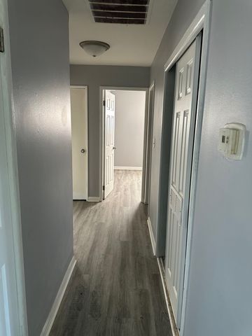 2956 Sherwood Avenue, Markham, IL 60428