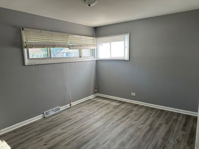 2956 Sherwood Avenue, Markham, IL 60428