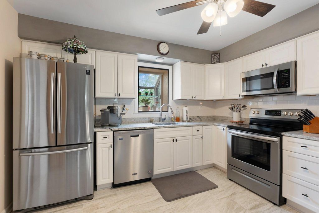 Image 12 of property listing at 205 MARSHALL DR, Forest Hill, MD 21050