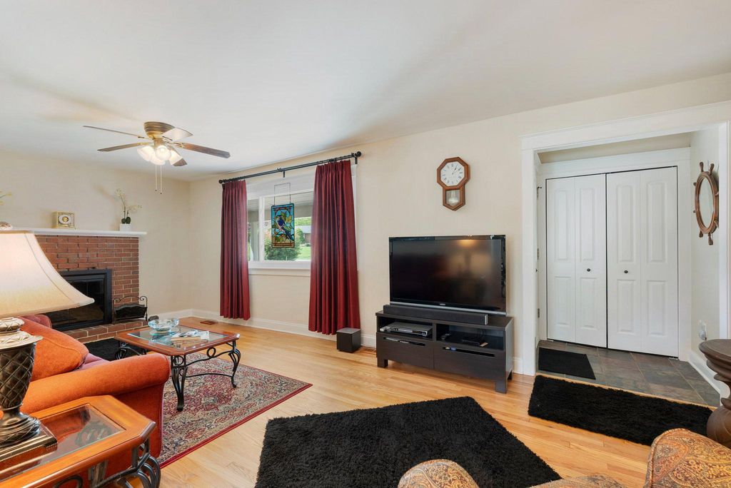 Image 6 of property listing at 205 MARSHALL DR, Forest Hill, MD 21050