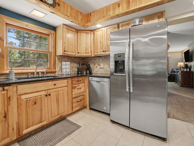 1615 Havenga Street, Laketon Twp, MI 49445