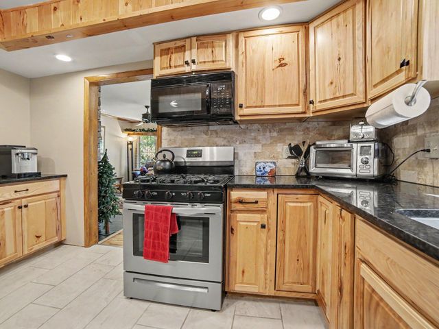 1615 Havenga Street, Laketon Twp, MI 49445