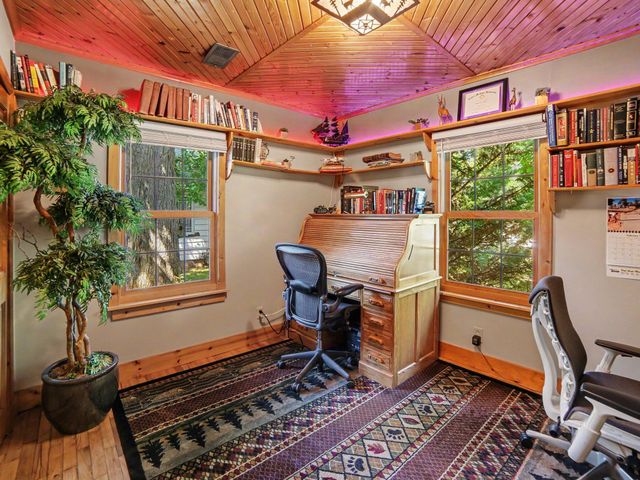 1615 Havenga Street, Laketon Twp, MI 49445