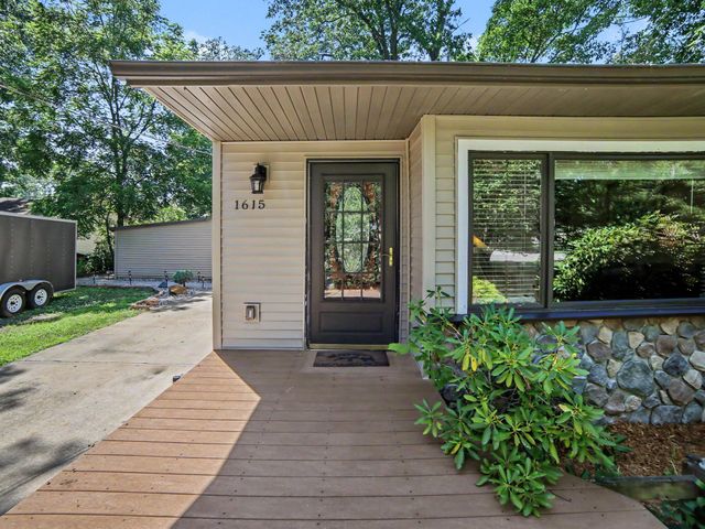 1615 Havenga Street, Laketon Twp, MI 49445