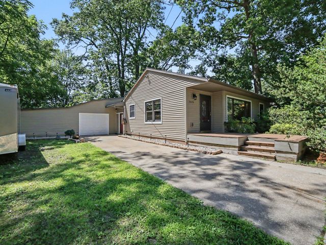 1615 Havenga Street, Laketon Twp, MI 49445
