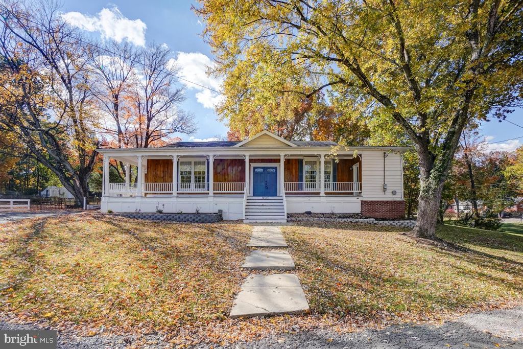 8513 THOMAS DR, Manassas, VA 20110