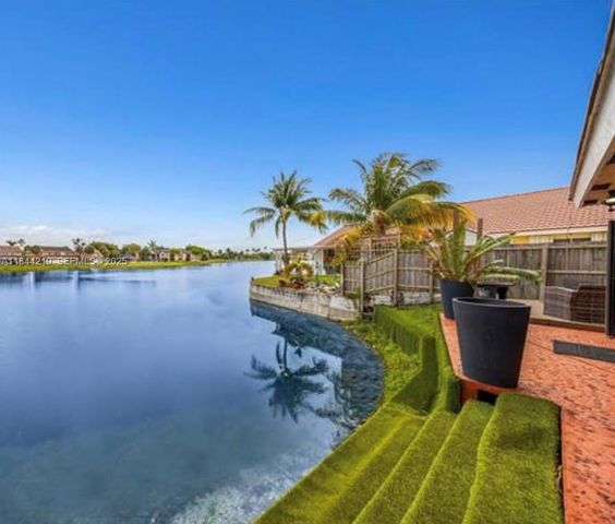 8453 NW 189 Street Road, Hialeah, FL 33015