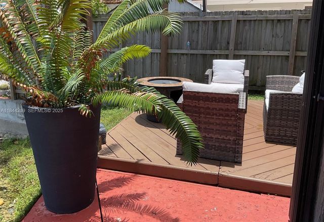8453 NW 189 Street Road, Hialeah, FL 33015