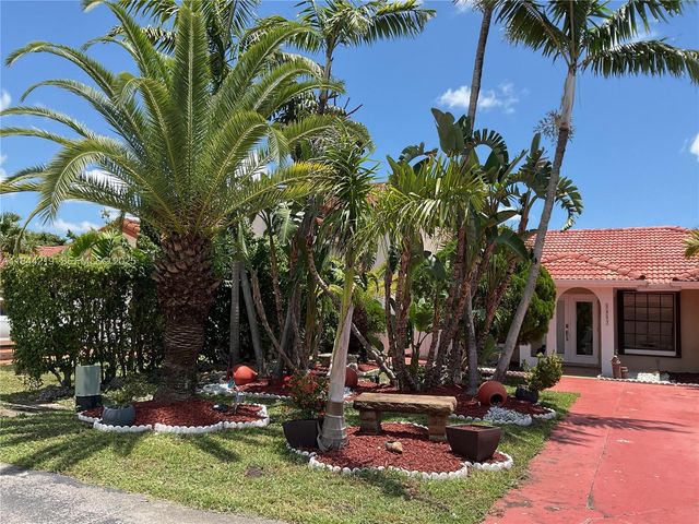 8453 NW 189 Street Road, Hialeah, FL 33015