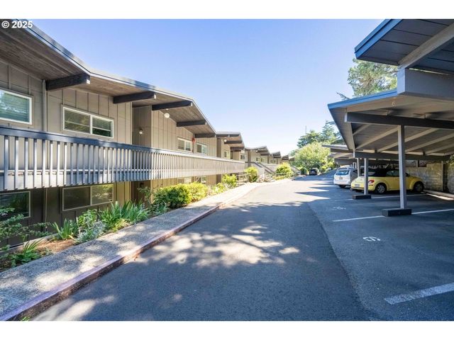 290 N 3rd Ct 7, Coos Bay, OR 97420