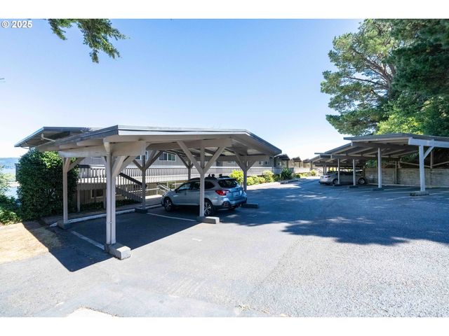 290 N 3rd Ct 7, Coos Bay, OR 97420