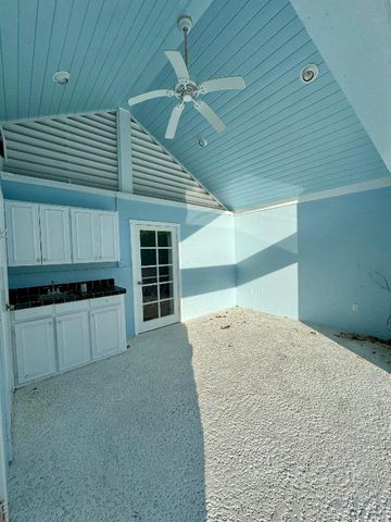 1120 49th Avenue, Vero Beach, FL 32966