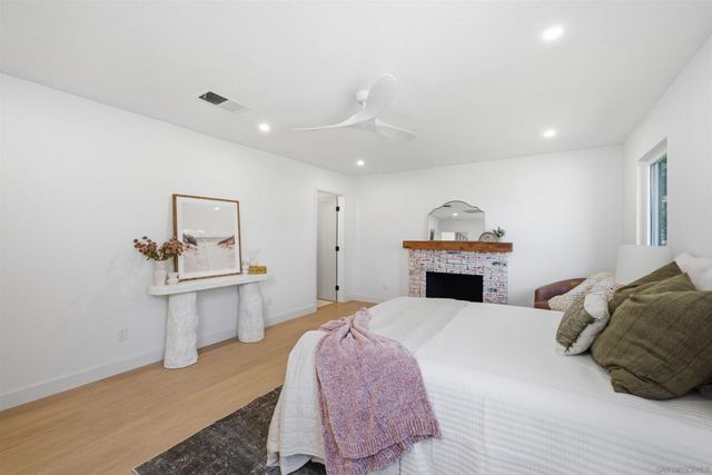 2610 Chestnut Ave, Carlsbad, CA 92010