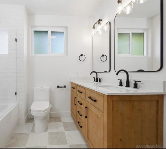 2610 Chestnut Ave, Carlsbad, CA 92010