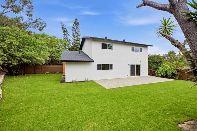 2610 Chestnut Ave, Carlsbad, CA 92010