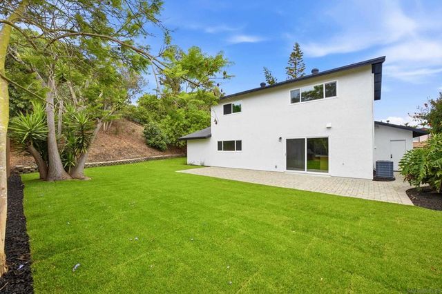 2610 Chestnut Ave, Carlsbad, CA 92010