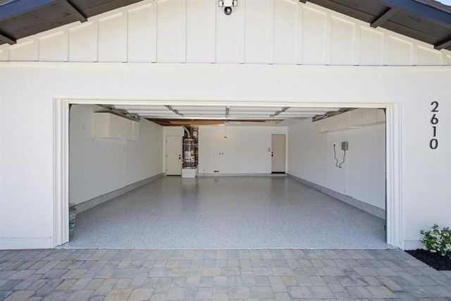 2610 Chestnut Ave, Carlsbad, CA 92010