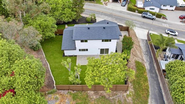 2610 Chestnut Ave, Carlsbad, CA 92010