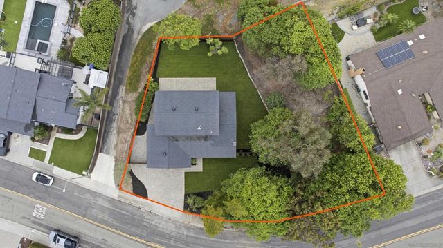 2610 Chestnut Ave, Carlsbad, CA 92010