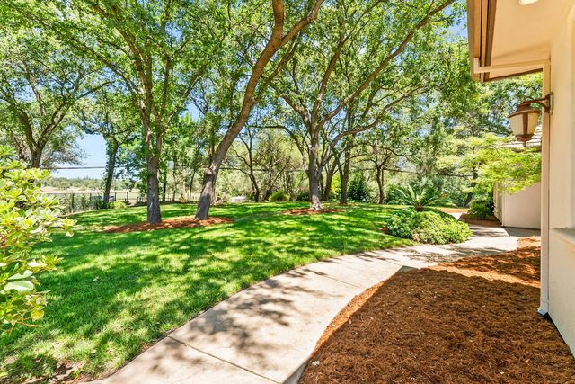 6980 Horseshoe Bar Rd, Loomis, CA 95650
