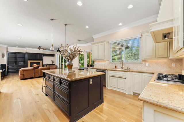 6980 Horseshoe Bar Rd, Loomis, CA 95650